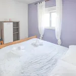 House * Neviđane