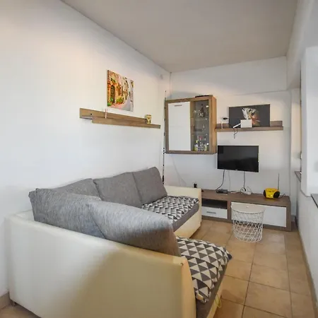 House * Nevidane