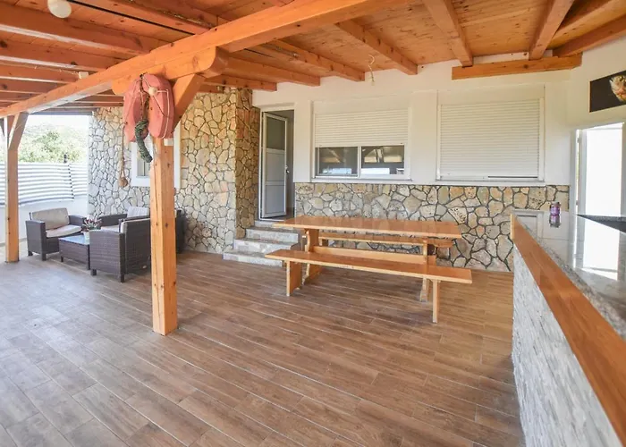 House בית נופש *