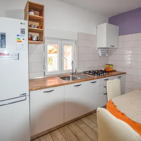 House Σπίτι διακοπών Neviđane